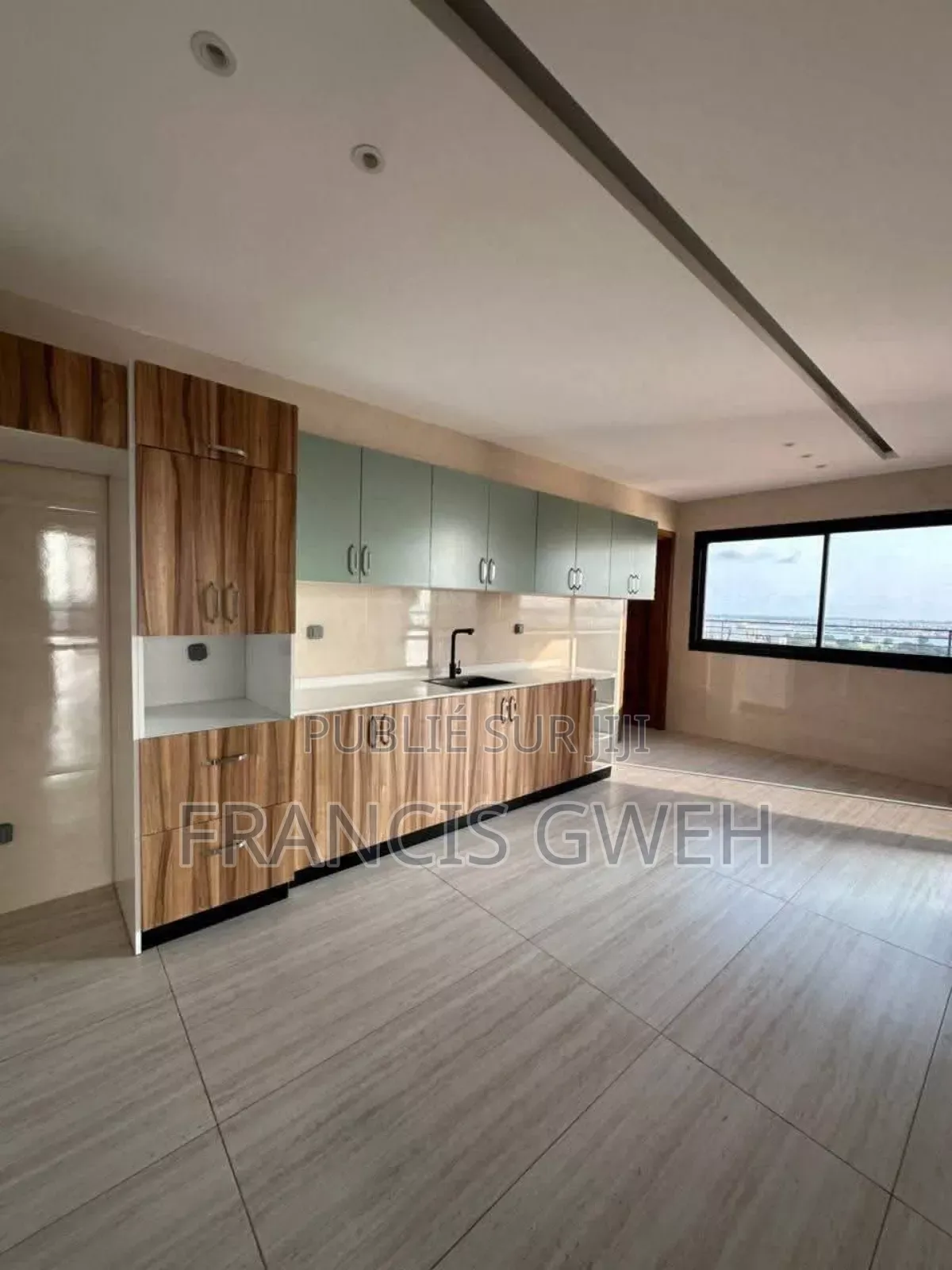 4chbre Duplex dans Francis Gweh, Cocody à Louer