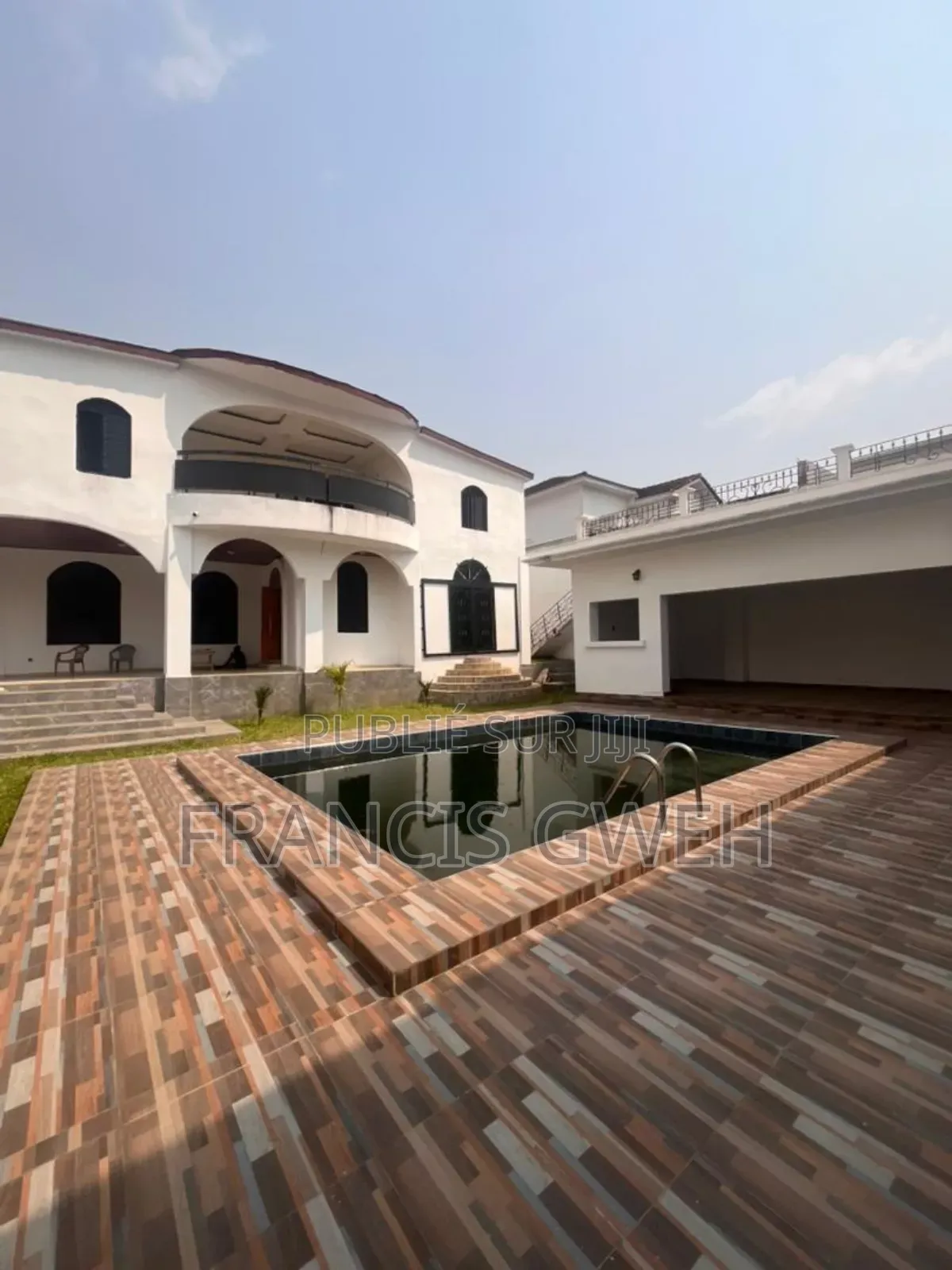 7chbre Duplex dans Francis Gweh, Cocody à Louer