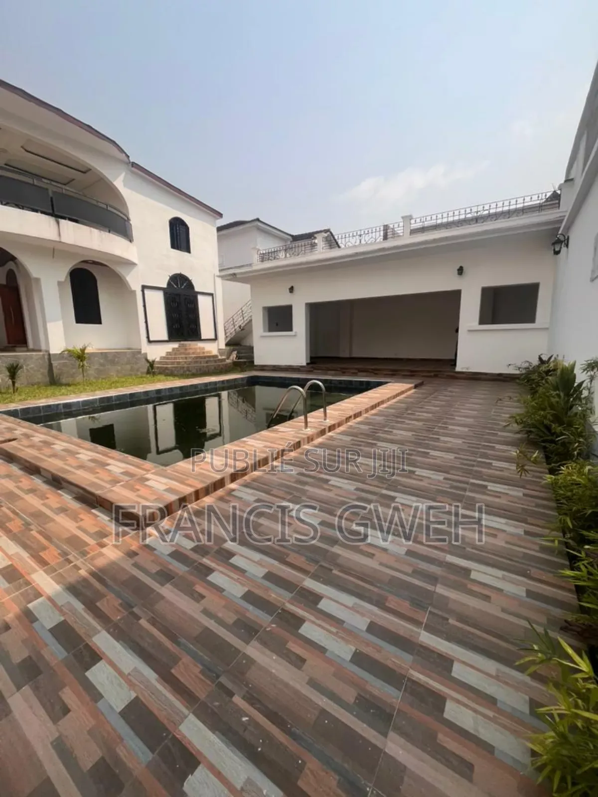 7chbre Duplex dans Francis Gweh, Cocody à Louer