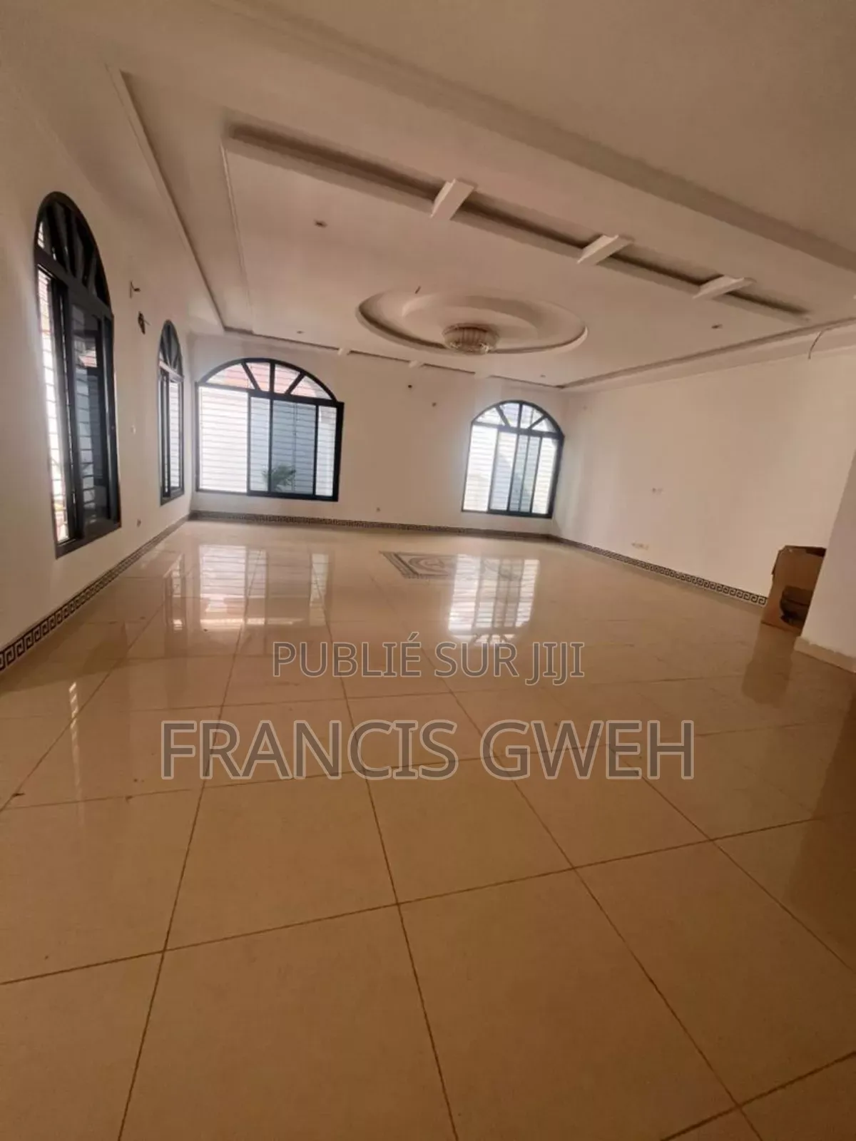 7chbre Duplex dans Francis Gweh, Cocody à Louer