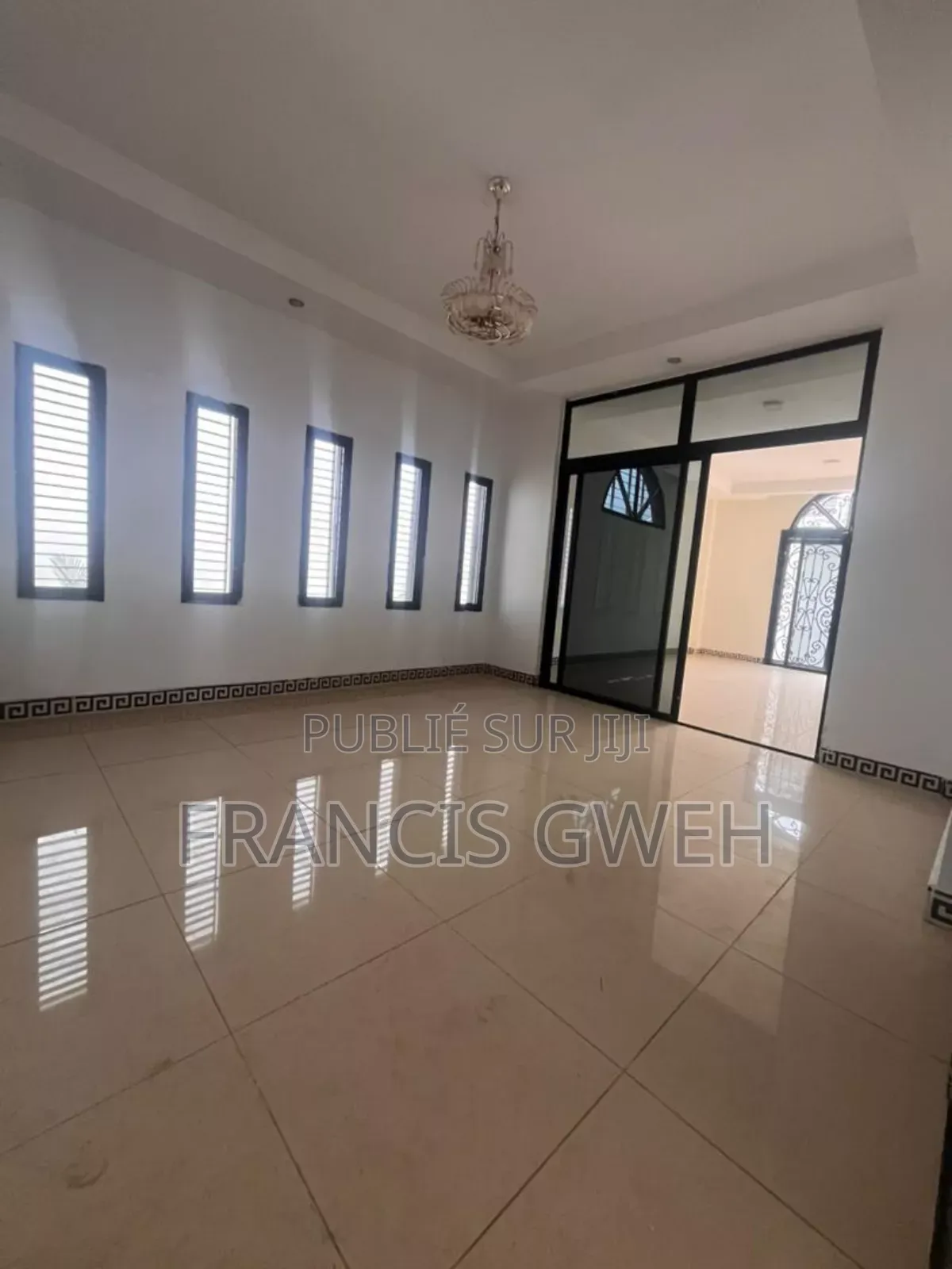 7chbre Duplex dans Francis Gweh, Cocody à Louer