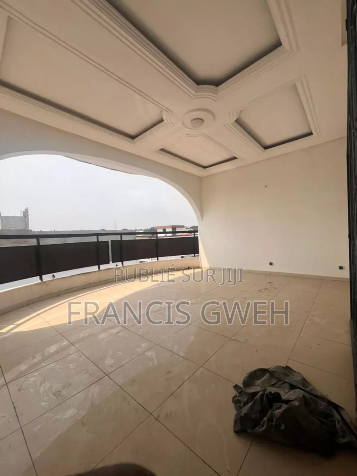 7chbre Duplex dans Francis Gweh, Cocody à Louer