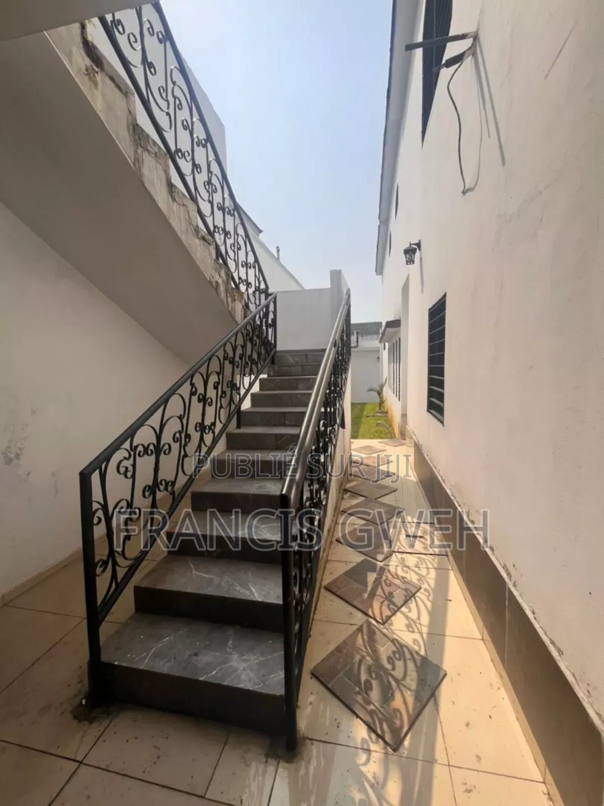 7chbre Duplex dans Francis Gweh, Cocody à Louer