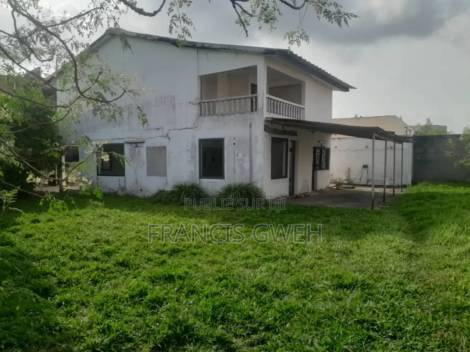 5chbre Duplex dans Francis Gweh, Cocody à Vendre