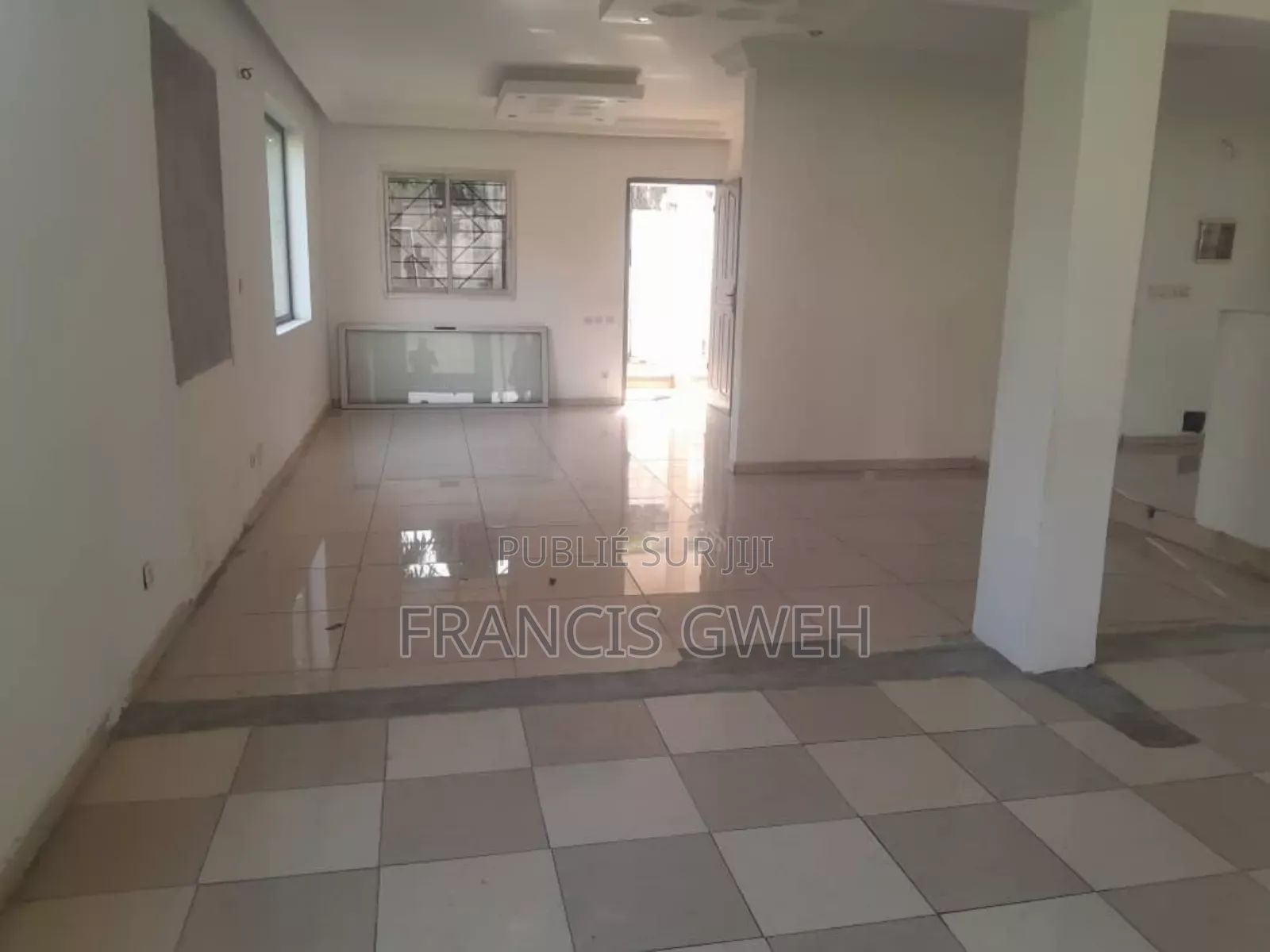 5chbre Duplex dans Francis Gweh, Cocody à Vendre