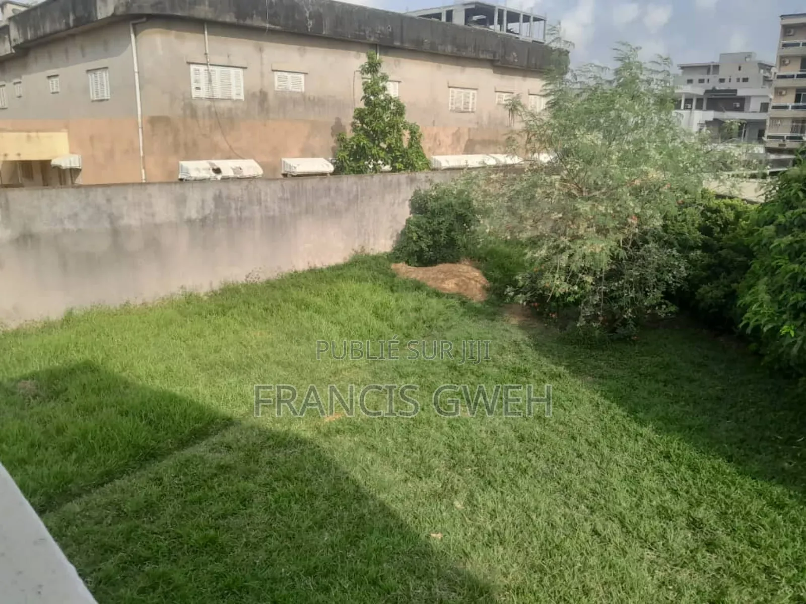 5chbre Duplex dans Francis Gweh, Cocody à Vendre