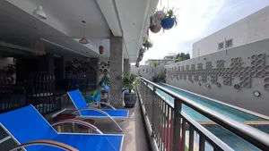 Furnished 3chbre Appartement dans Francis Gweh, Cocody à Louer