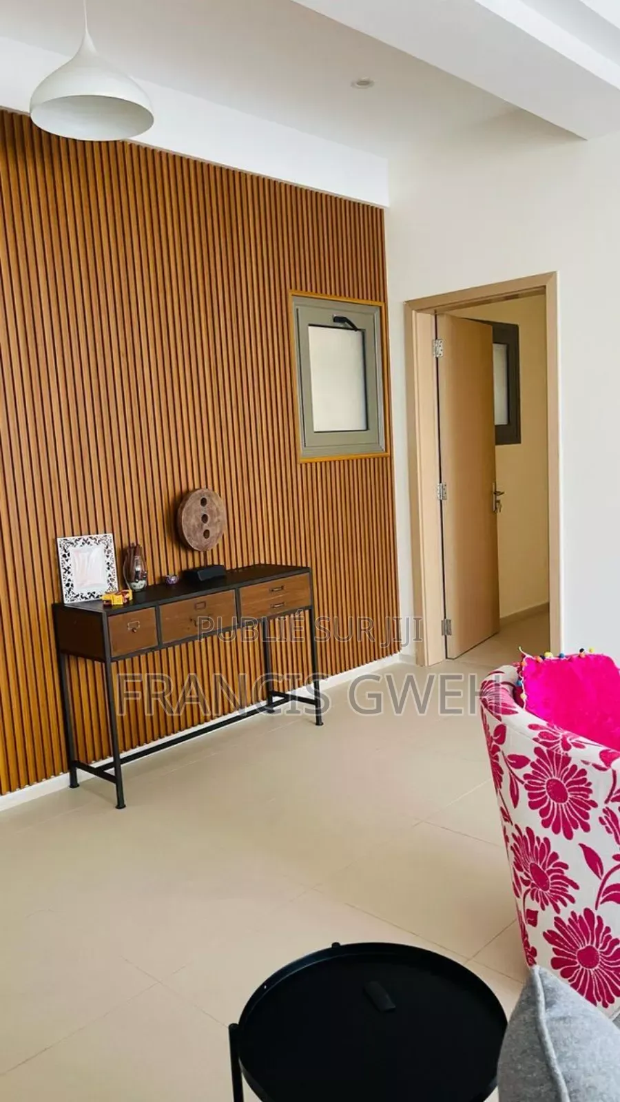 Furnished 3chbre Appartement dans Francis Gweh, Cocody à Louer