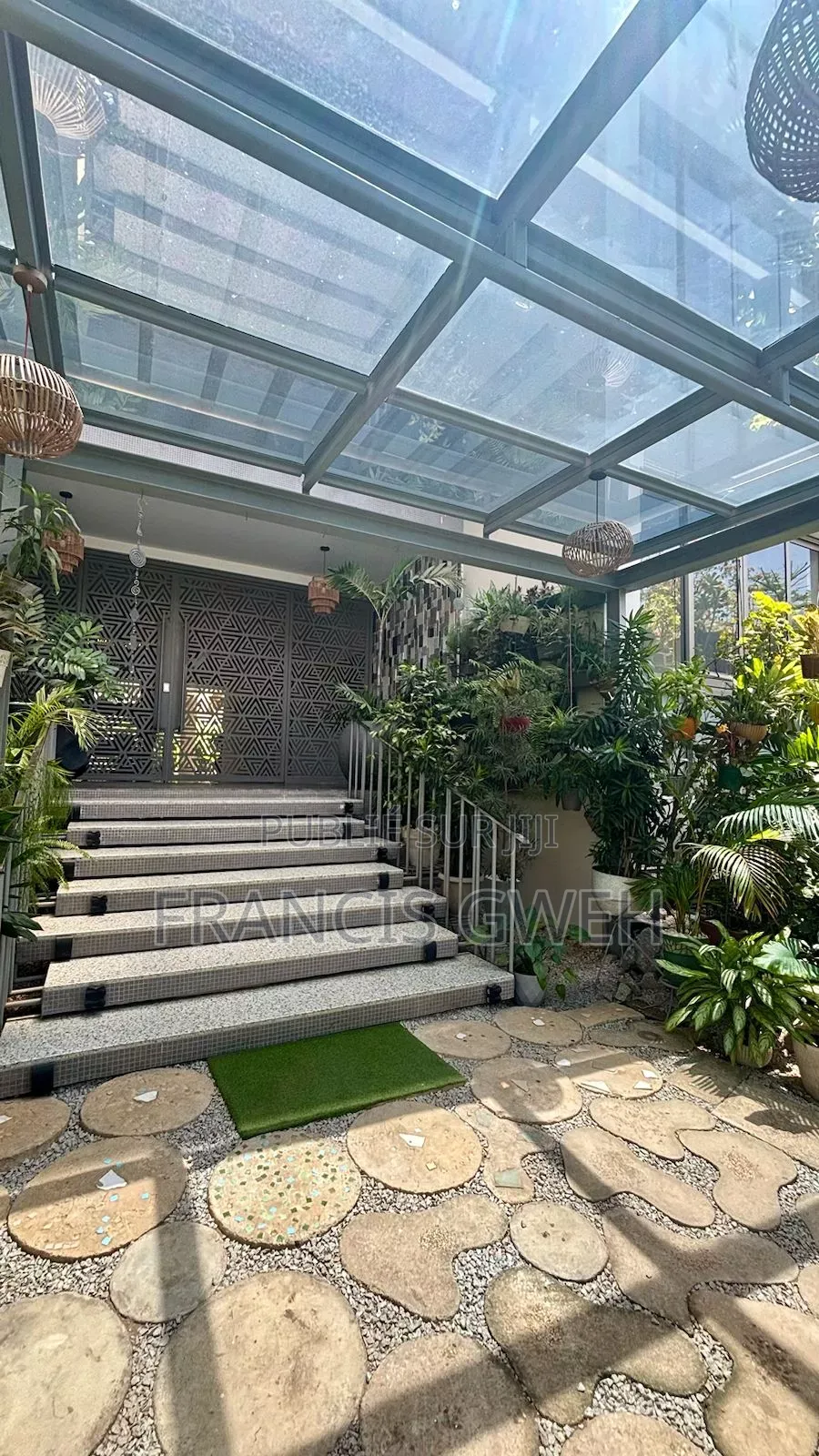 Furnished 3chbre Appartement dans Francis Gweh, Cocody à Louer