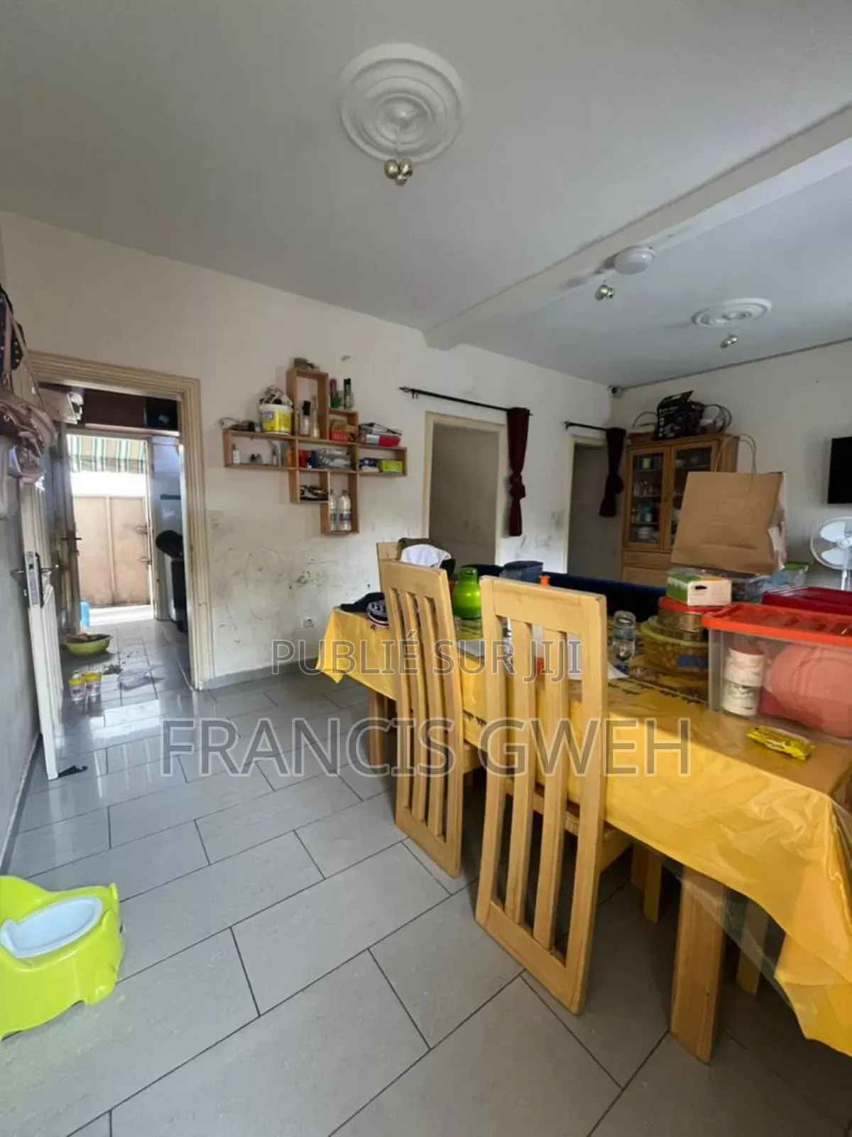 Furnished 3chbre Appartement dans Francis Gweh, Cocody à Louer