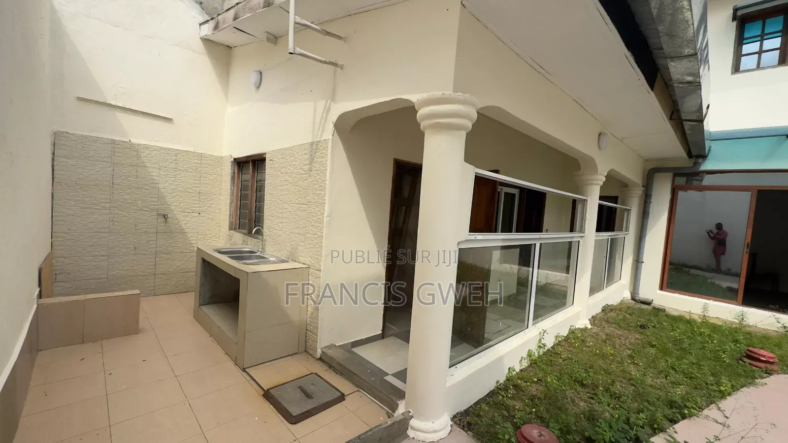 4chbre Duplex dans Francis Gweh, Cocody à Louer
