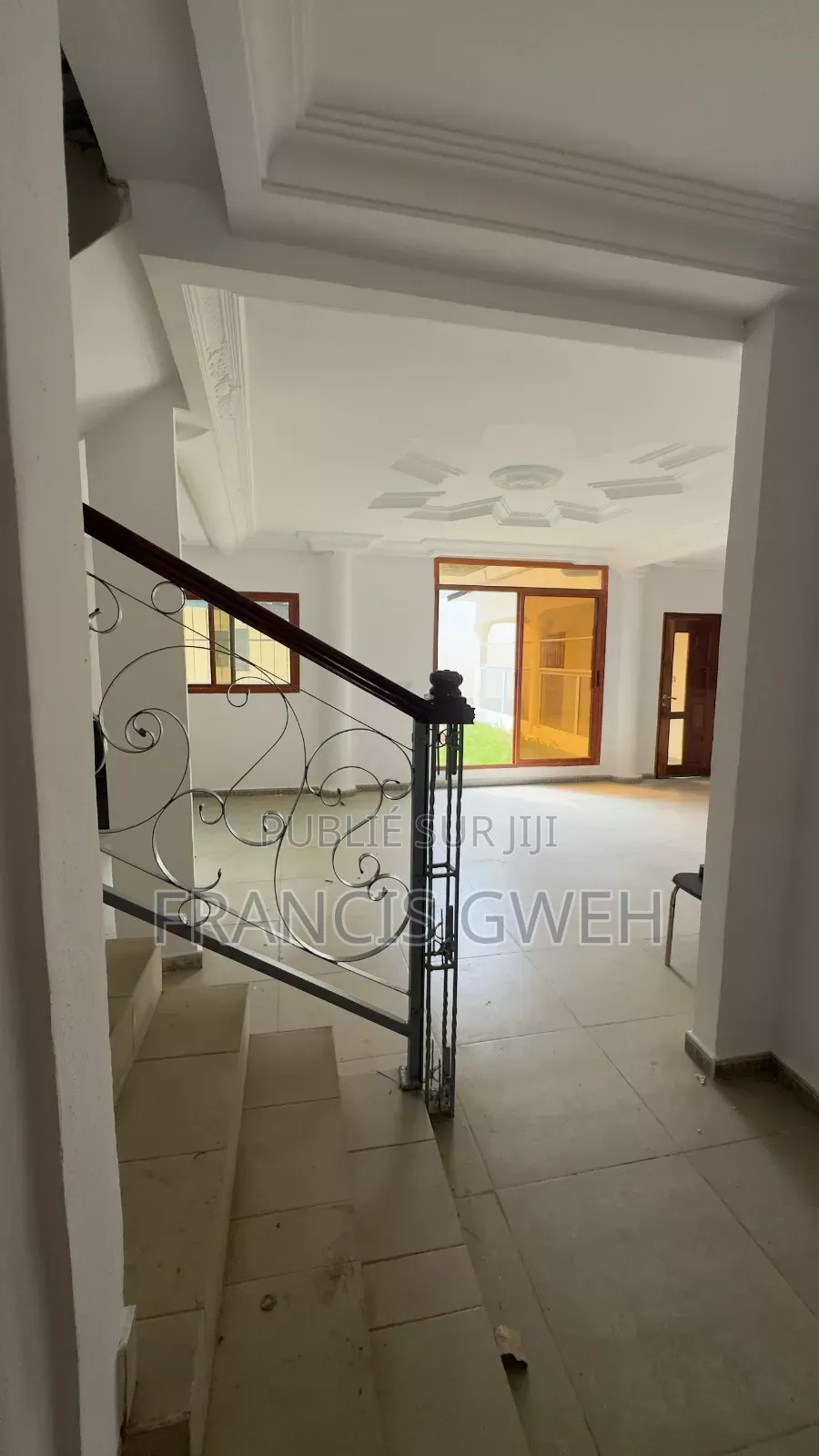 4chbre Duplex dans Francis Gweh, Cocody à Louer