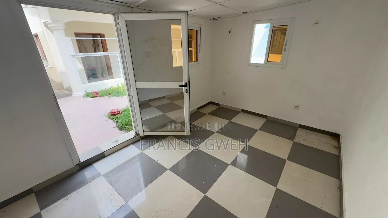 4chbre Duplex dans Francis Gweh, Cocody à Louer