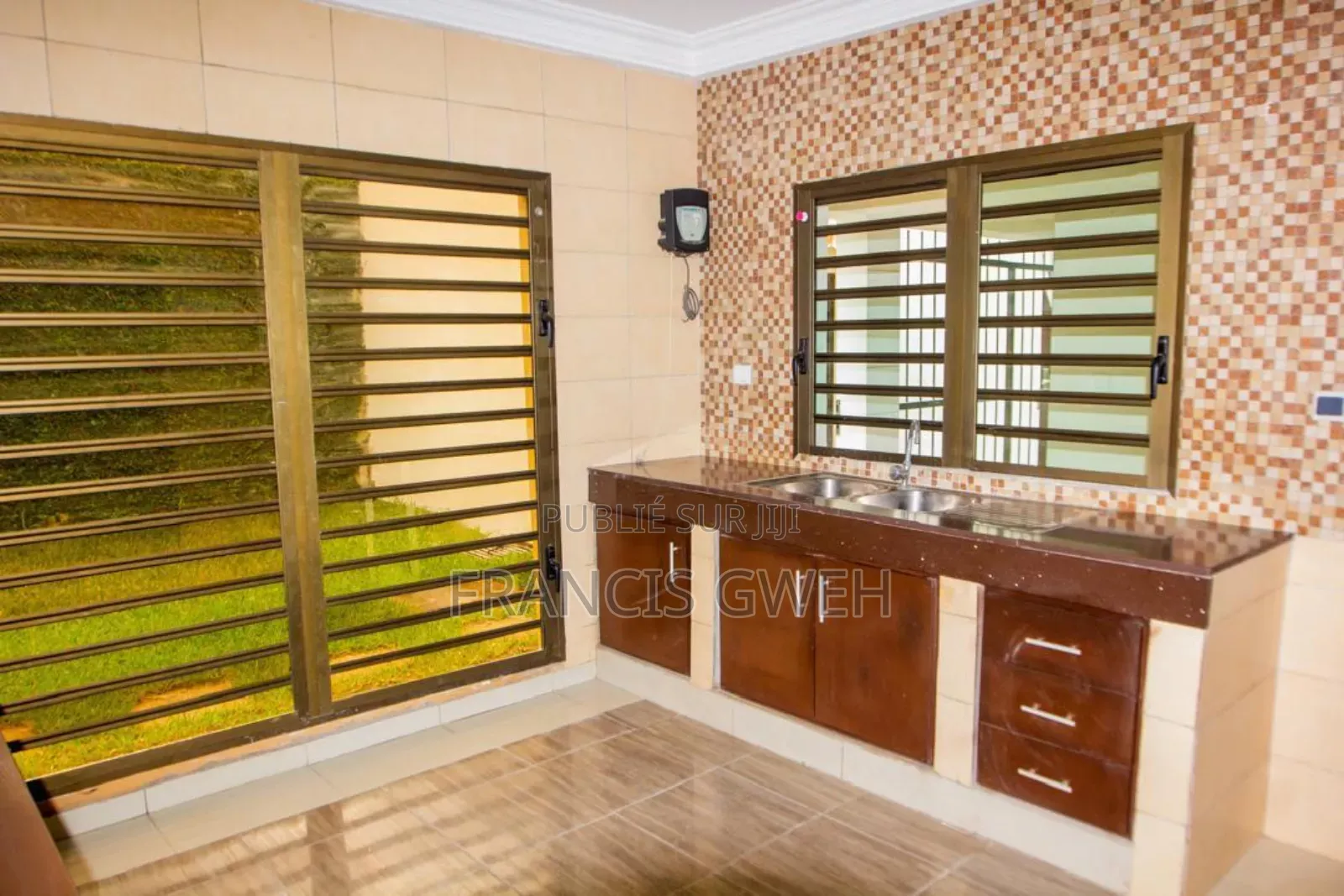 4chbre Duplex dans Francis Gweh, Cocody à Louer