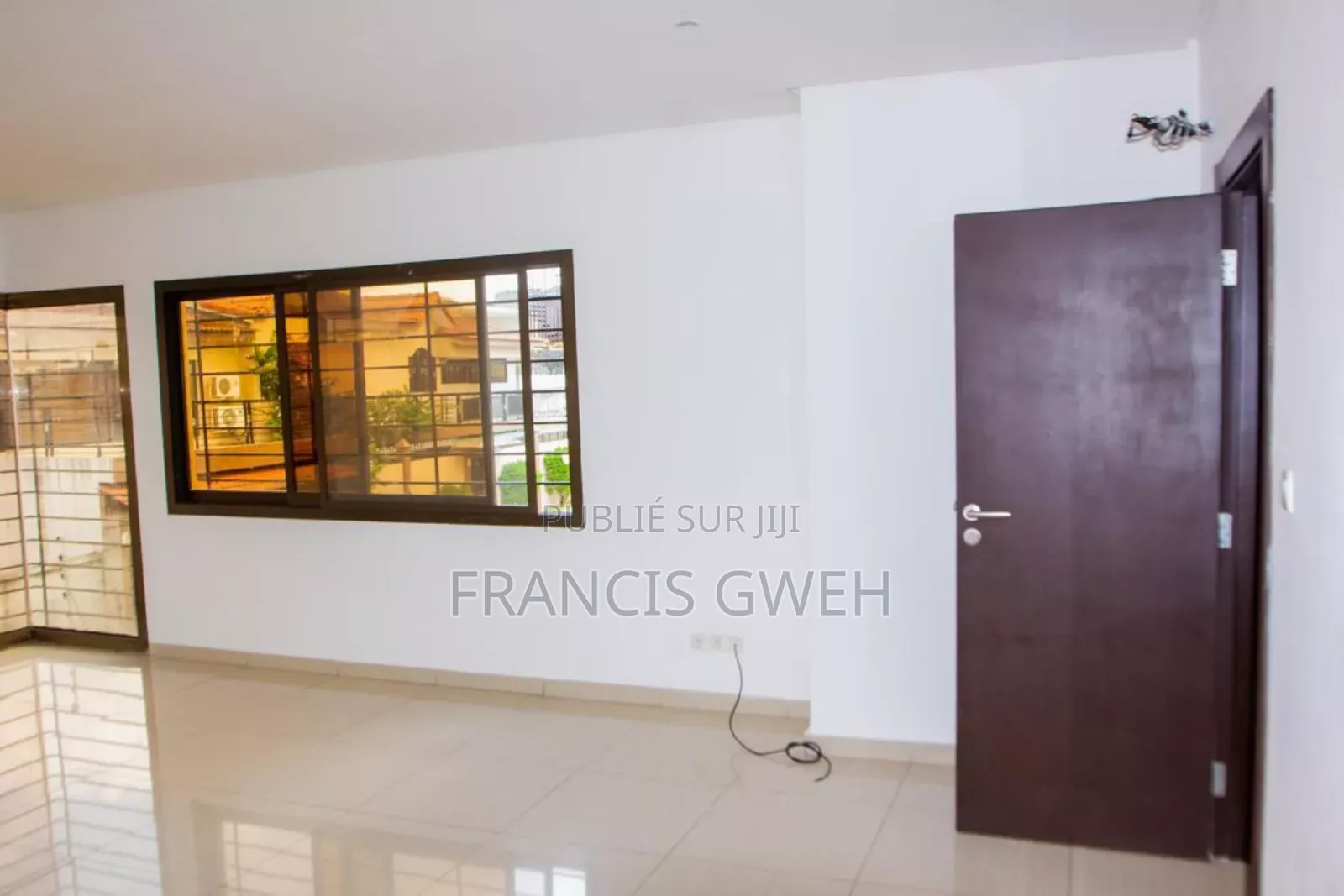 4chbre Duplex dans Francis Gweh, Cocody à Louer