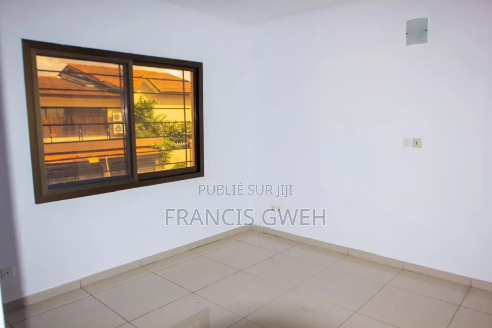 4chbre Duplex dans Francis Gweh, Cocody à Louer