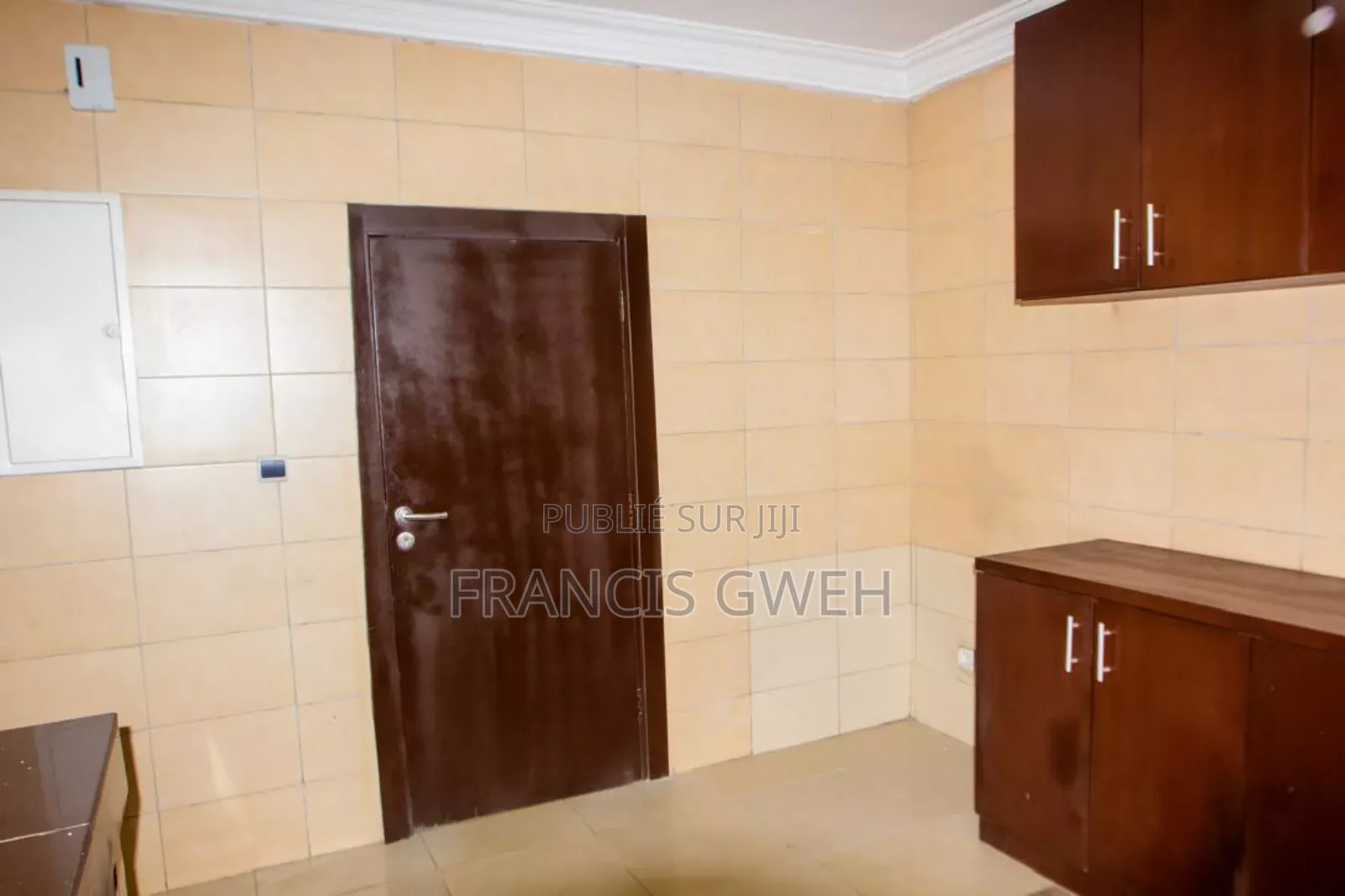 4chbre Duplex dans Francis Gweh, Cocody à Louer