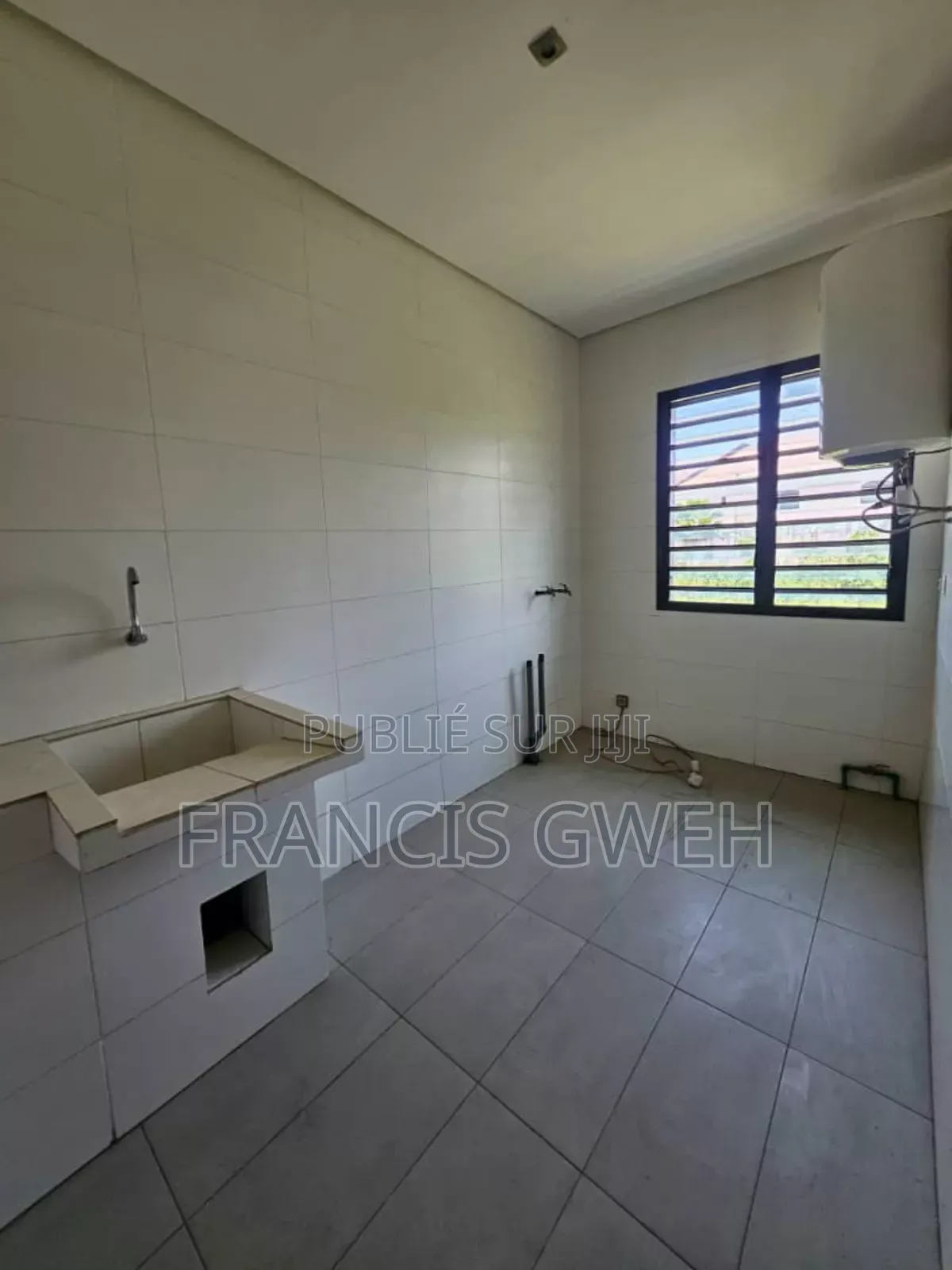 3chbre Appartement dans Francis Gweh, Cocody à Louer