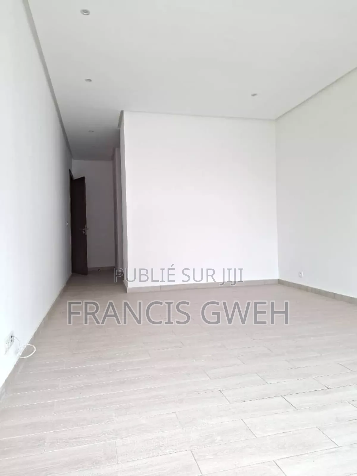 3chbre Appartement dans Francis Gweh, Cocody à Louer