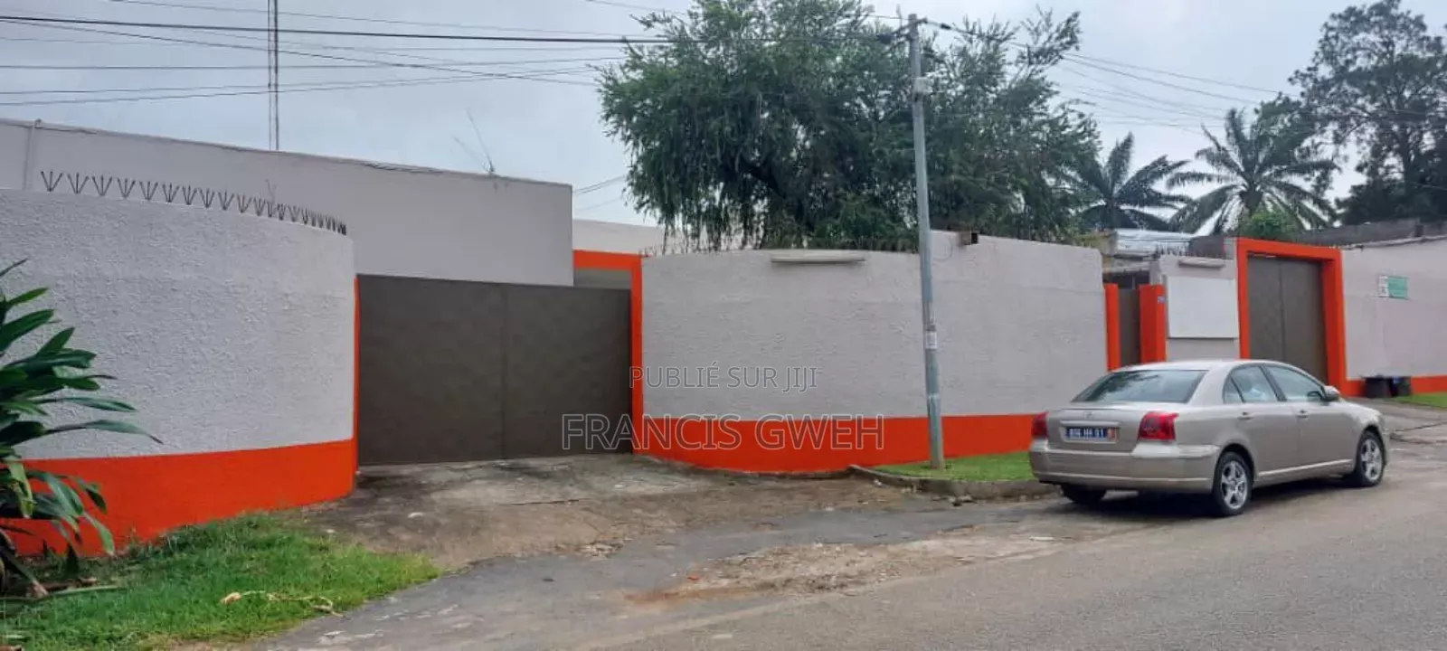 16chbre Villa dans Francis Gweh, Cocody à Louer