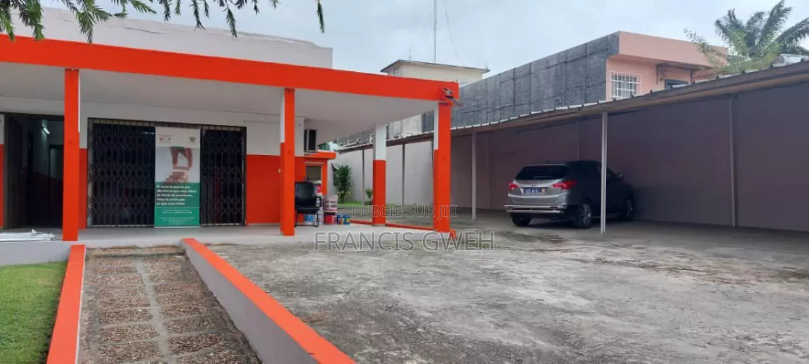 16chbre Villa dans Francis Gweh, Cocody à Louer