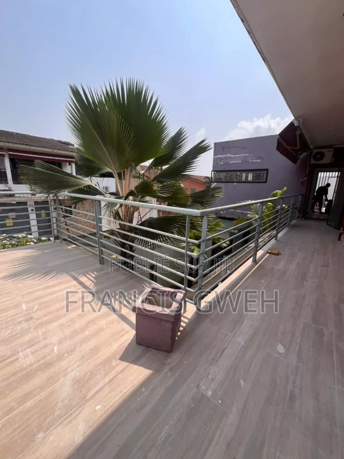 4chbre Duplex dans Francis Gweh, Cocody à Louer