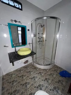 4chbre Duplex dans Francis Gweh, Cocody à Louer