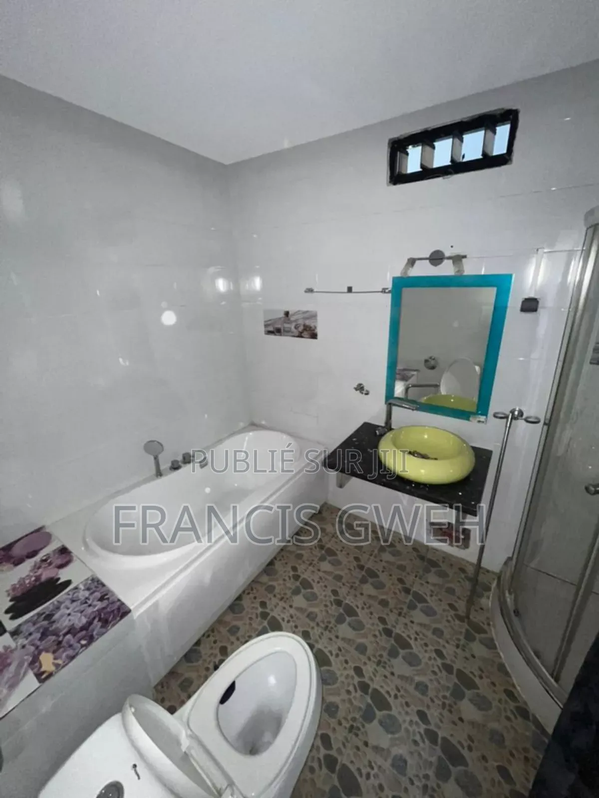 4chbre Duplex dans Francis Gweh, Cocody à Louer