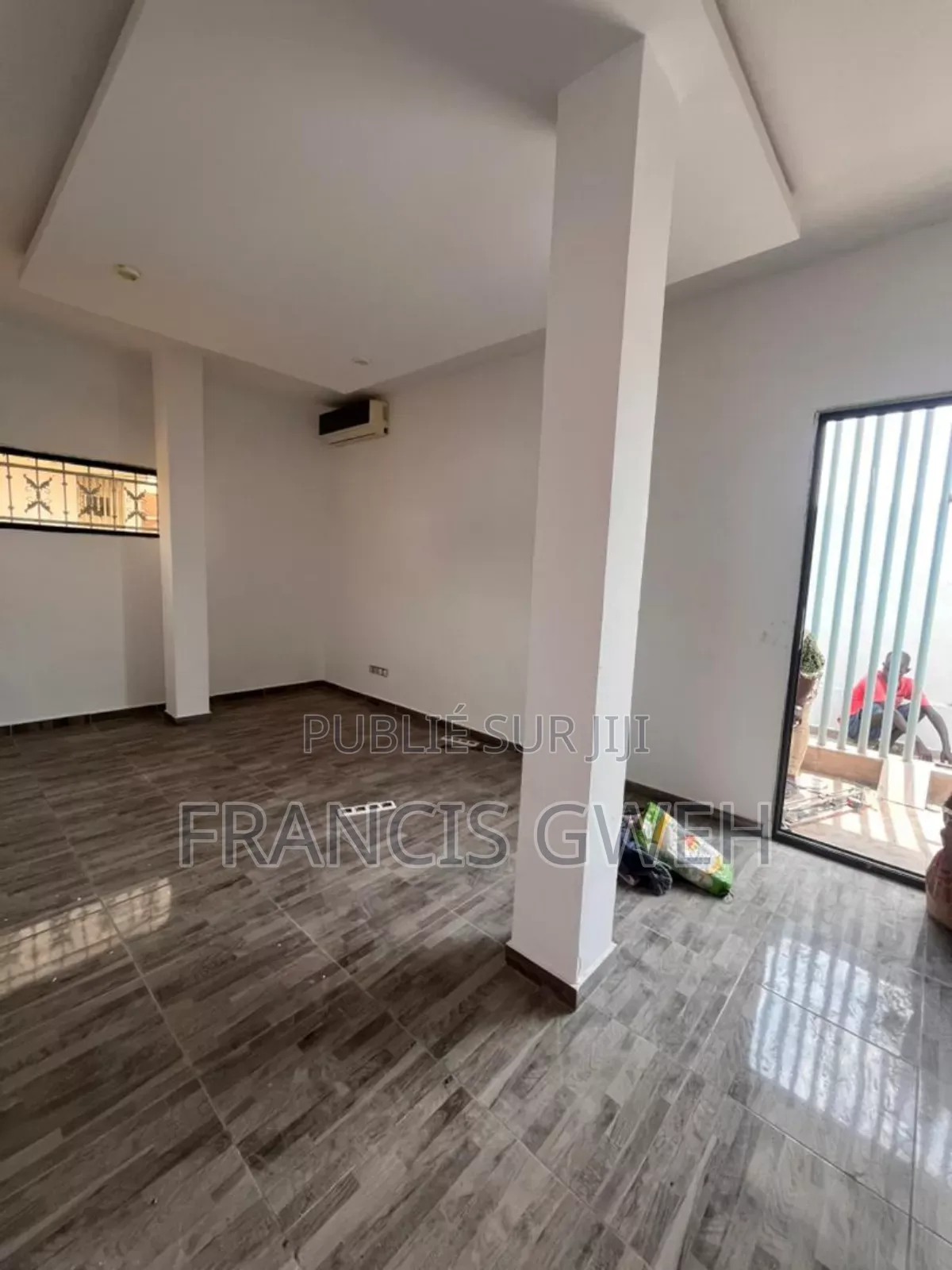 4chbre Duplex dans Francis Gweh, Cocody à Louer