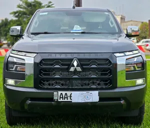 Mitsubishi L200 2025 Gris