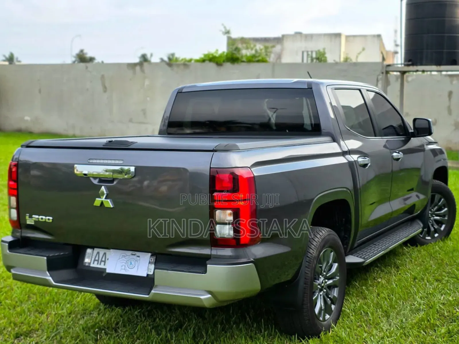 Mitsubishi L200 2025 Gris