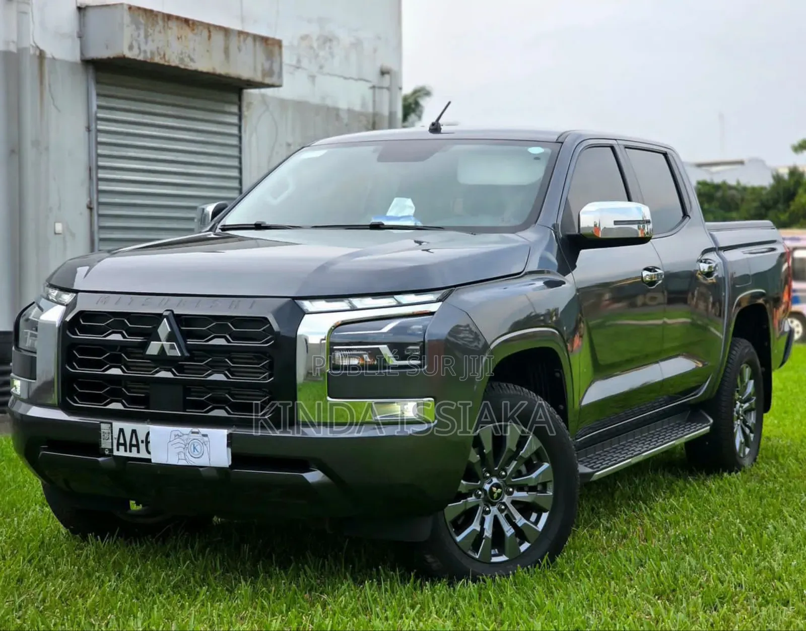 Mitsubishi L200 2025 Gris