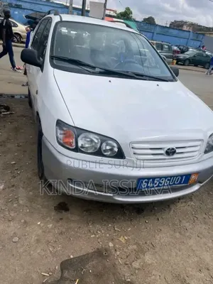 Toyota Picnic 1999 Beige