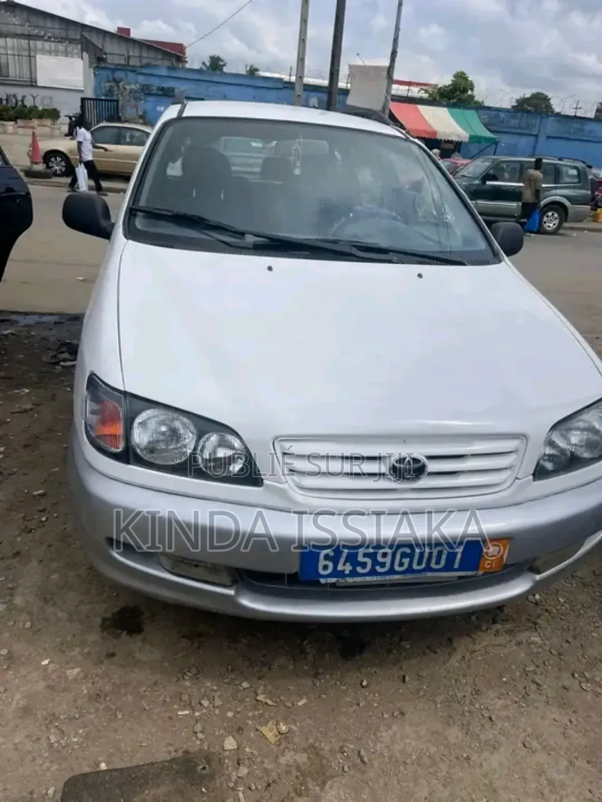 Toyota Picnic 1999 Beige