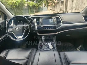 Toyota Highlander XLE 2019 Argenté
