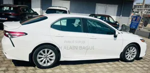 Toyota Camry L FWD 2020 Blanc