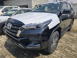 Toyota Fortuner 2025 Black