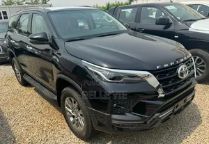 Toyota Fortuner 2025 Black