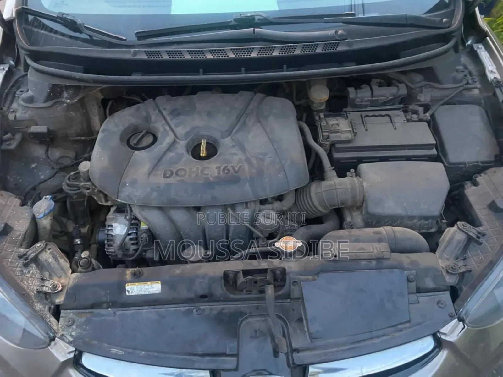 Hyundai Elantra GLS Sedan FWD (1.8L 4cyl 6A) 2013 Gris