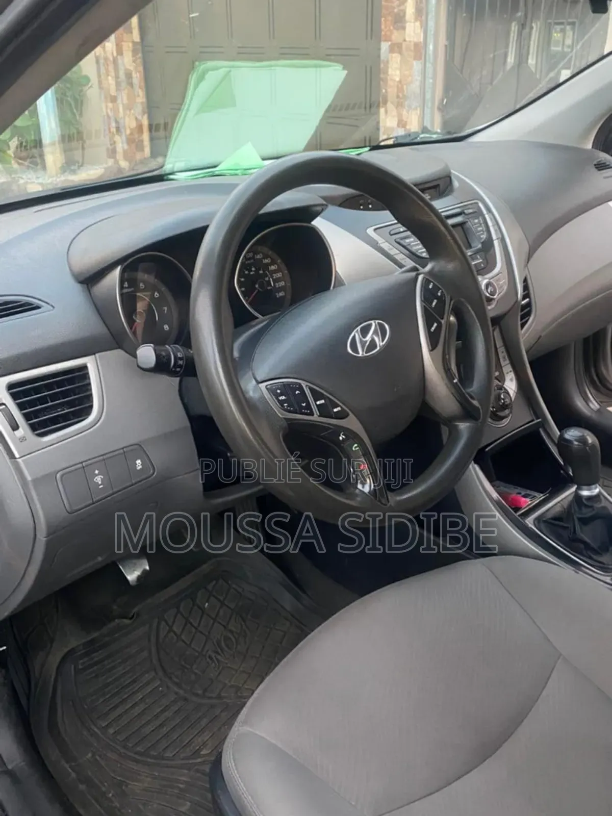 Hyundai Elantra GLS Sedan FWD (1.8L 4cyl 6A) 2013 Gris