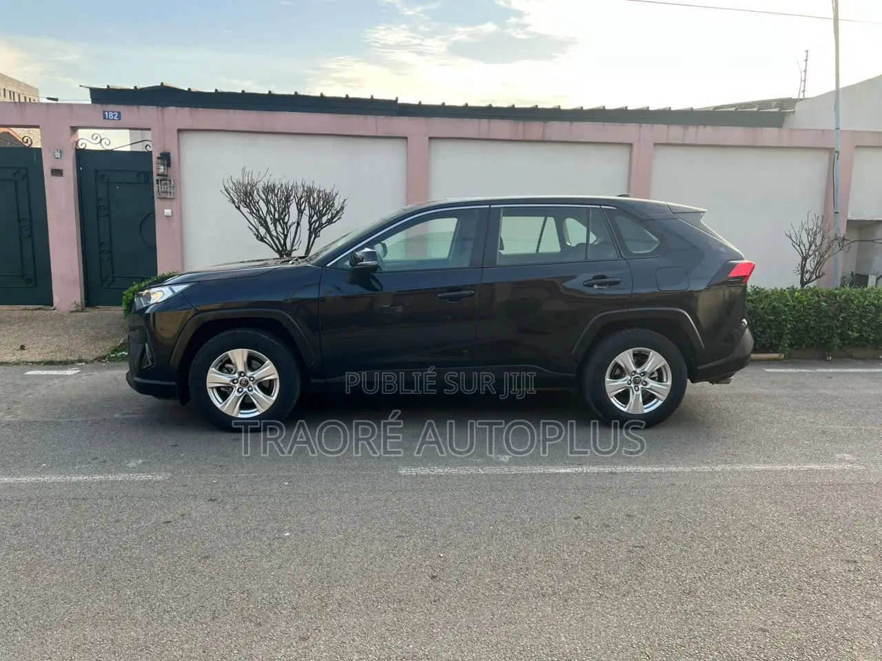 Toyota RAV4 LE AWD 2020 Black