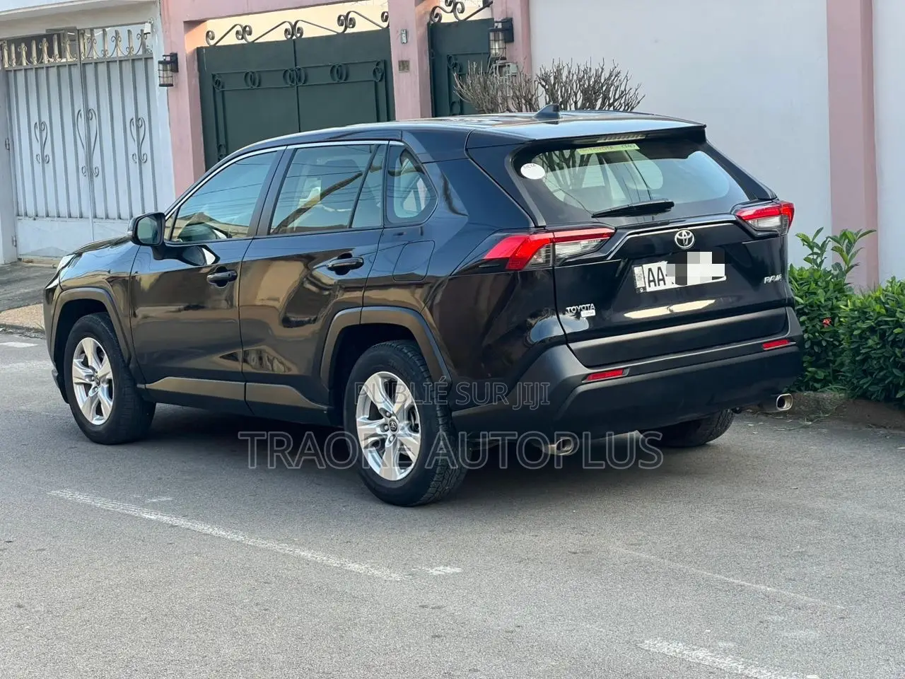 Toyota RAV4 LE AWD 2020 Black