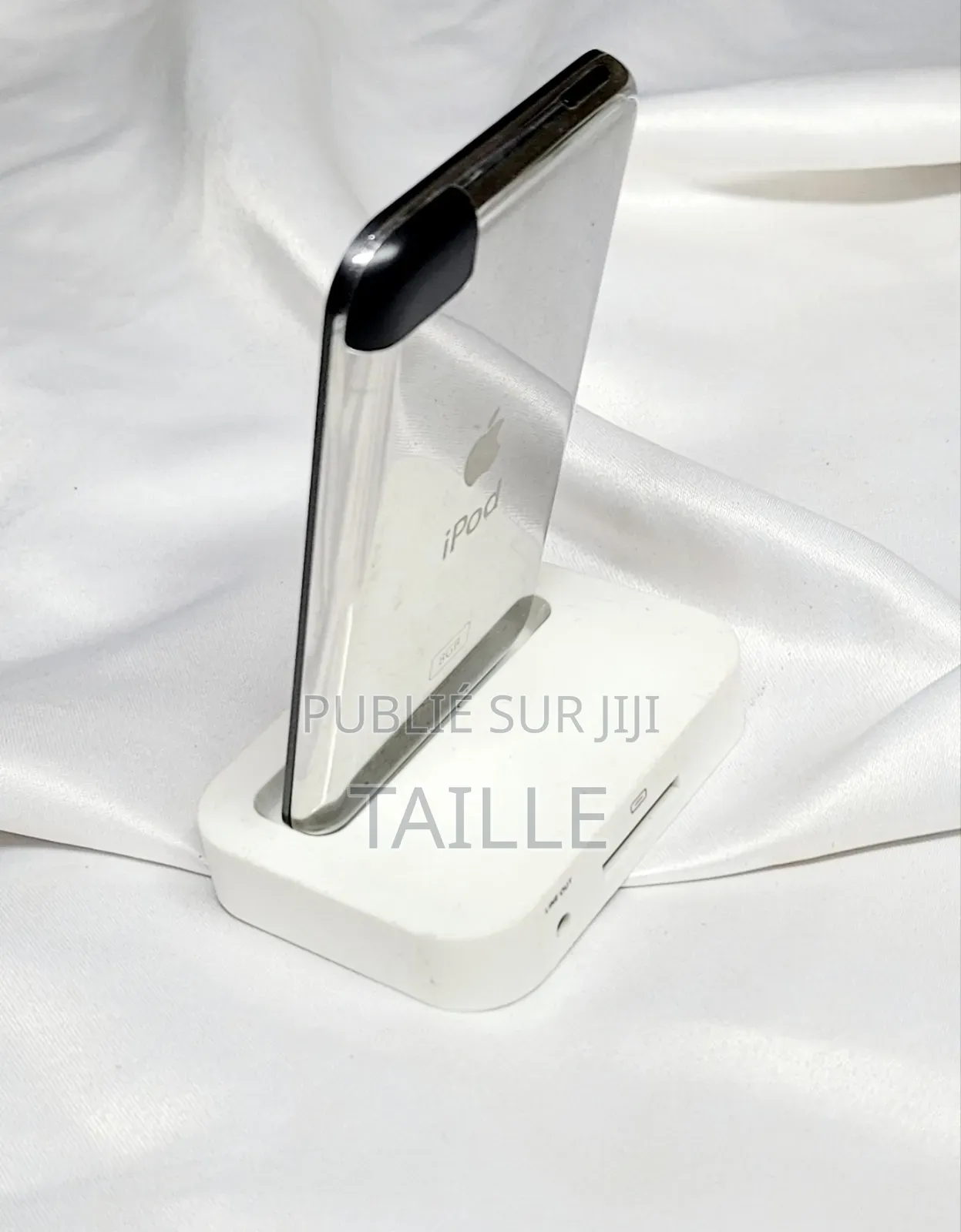 Apple iPod Touch, Avec Dock