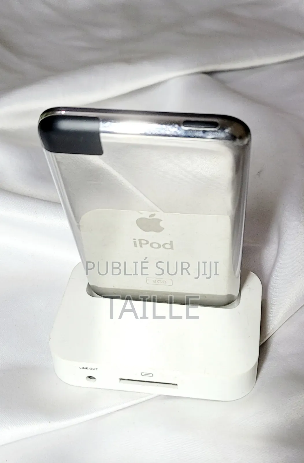 Apple iPod Touch, Avec Dock