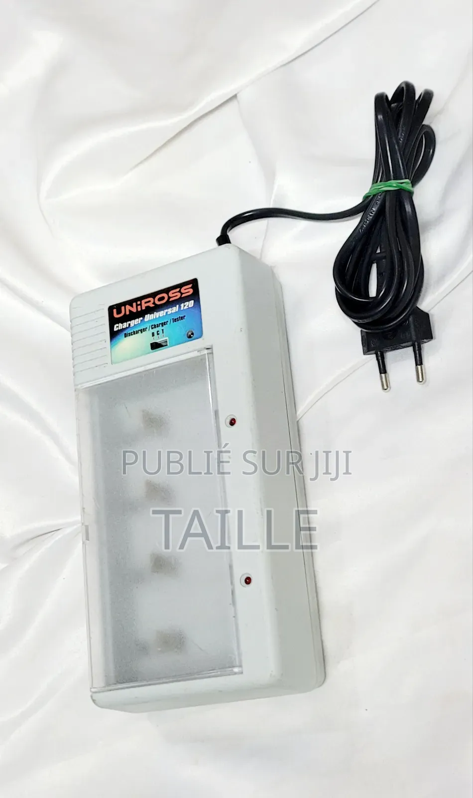 Chargeur De Piles Universel