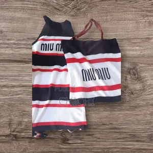 Vente De Vêtements Pour Femmes À Très Bon Prix