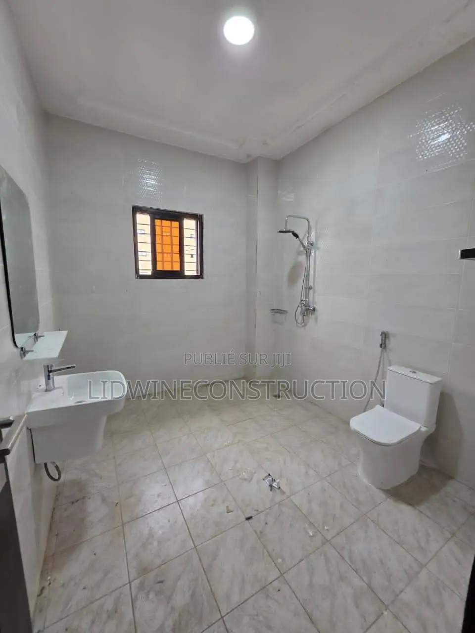 4chbre Villa dans Bingerville à Louer