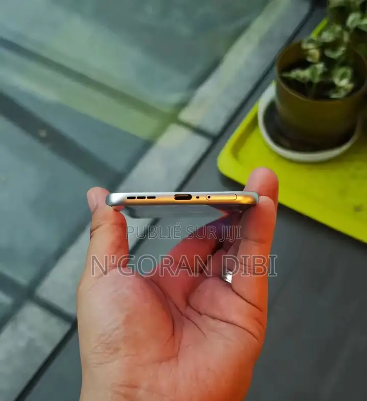 Nouveau Infinix Hot 60 Pro+ 128 GB Gris