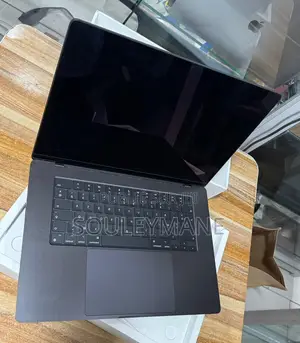 Apple MacBook Air 2025 M4 13-Inch 16GB Apple M4 SSD 512GB