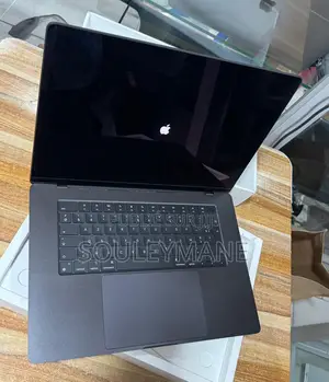 Apple MacBook Air 2025 M4 13-Inch 16GB Apple M4 SSD 512GB